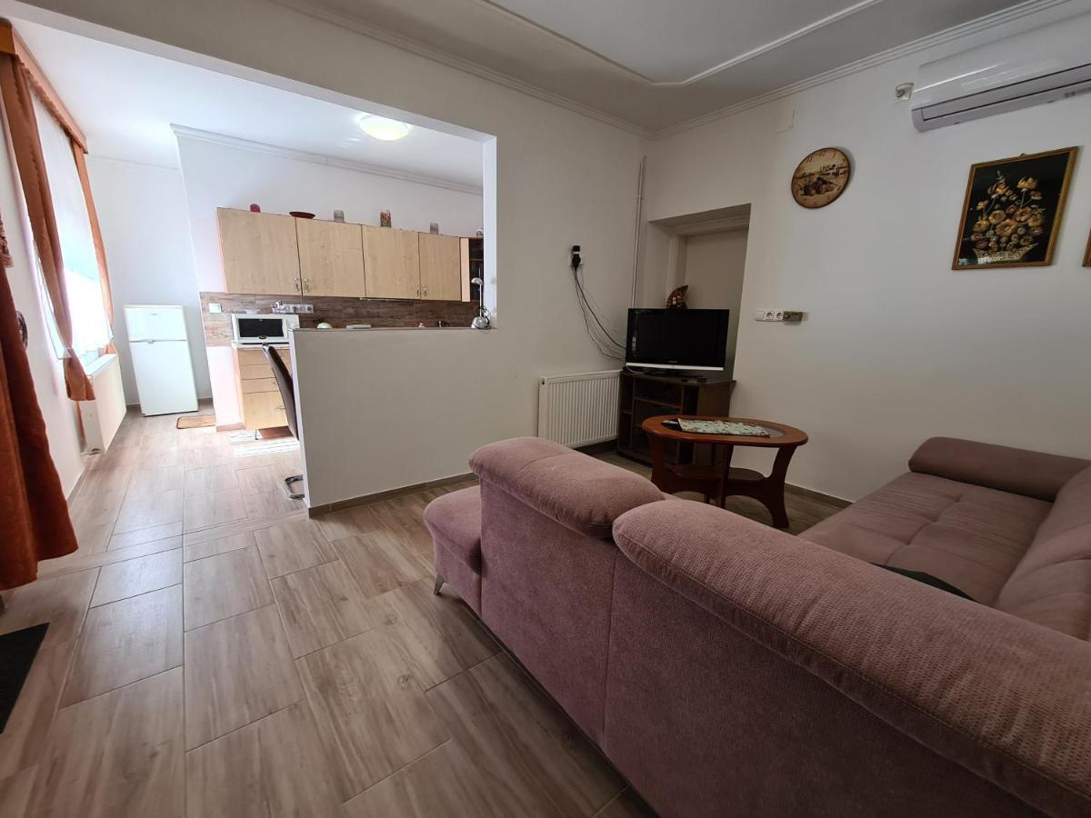 Kriszta Apartman Балатондьёрёк Экстерьер фото