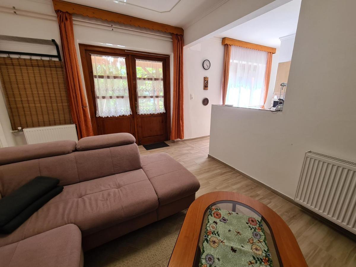 Kriszta Apartman Балатондьёрёк Экстерьер фото