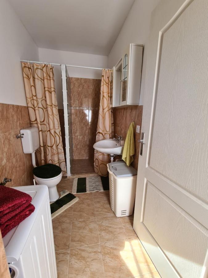 Kriszta Apartman Балатондьёрёк Экстерьер фото