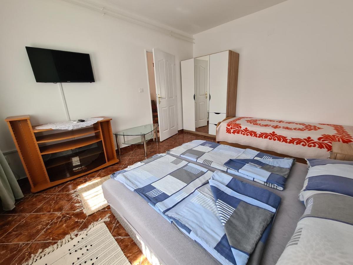 Kriszta Apartman Балатондьёрёк Экстерьер фото