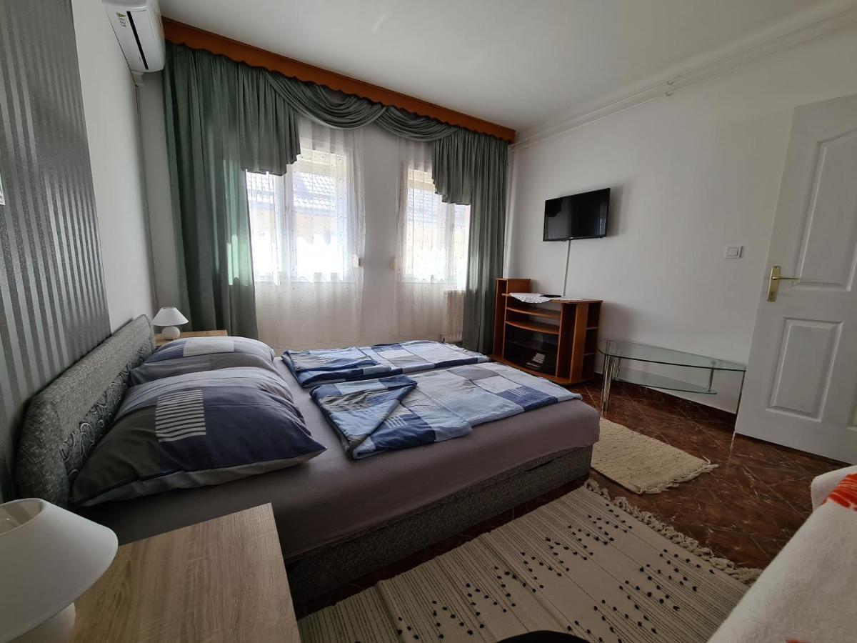 Kriszta Apartman Балатондьёрёк Экстерьер фото