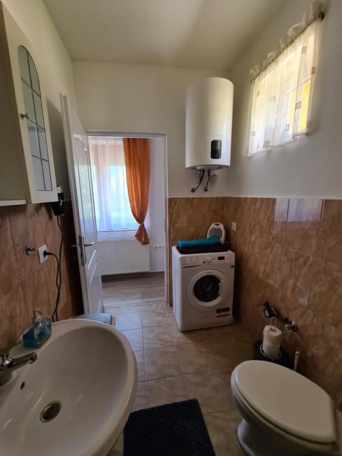 Kriszta Apartman Балатондьёрёк Экстерьер фото
