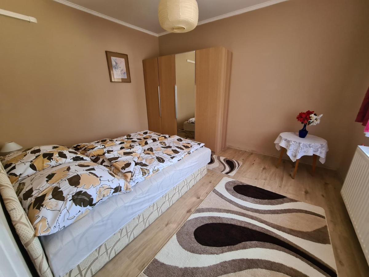 Kriszta Apartman Балатондьёрёк Экстерьер фото